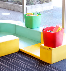 子供が遊べるキッズコーナーがあります