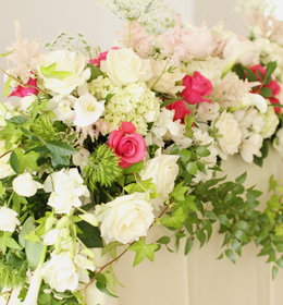花工房みつわがご用意する素敵な花飾りで特別なお見送りを