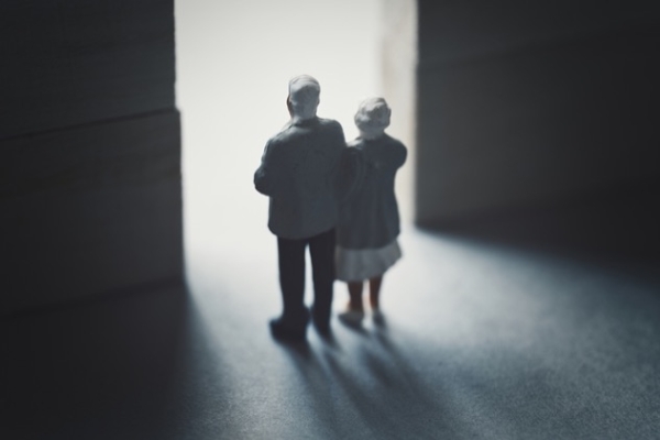 孤独死とは？もしもに備えて知っておくべき対応の流れと予防のための対策